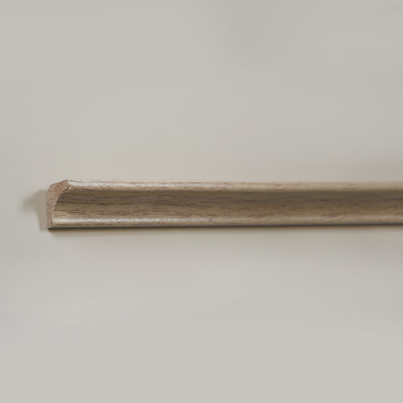 Moldura de esquina interior de MDF/moldura scotia (recubierta con chapa de roble blanco + pintura) - Color roble natural 7/8