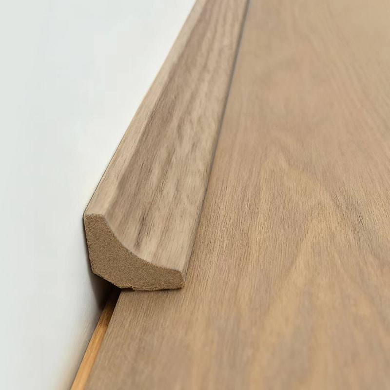 Moldura de esquina interior de MDF/moldura scotia (recubierta con chapa de roble blanco + pintura) - Color roble natural 7/8